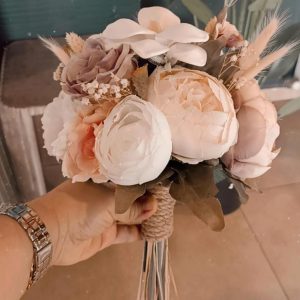 Soft pembe Manolyalı Karışık Gelin Buketi ve Damat Yaka çiçeği
